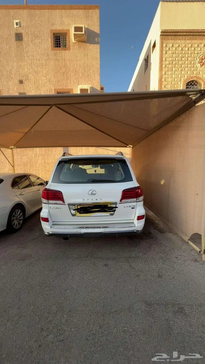 للبيع لكزس LX 570 موديل 2011 4