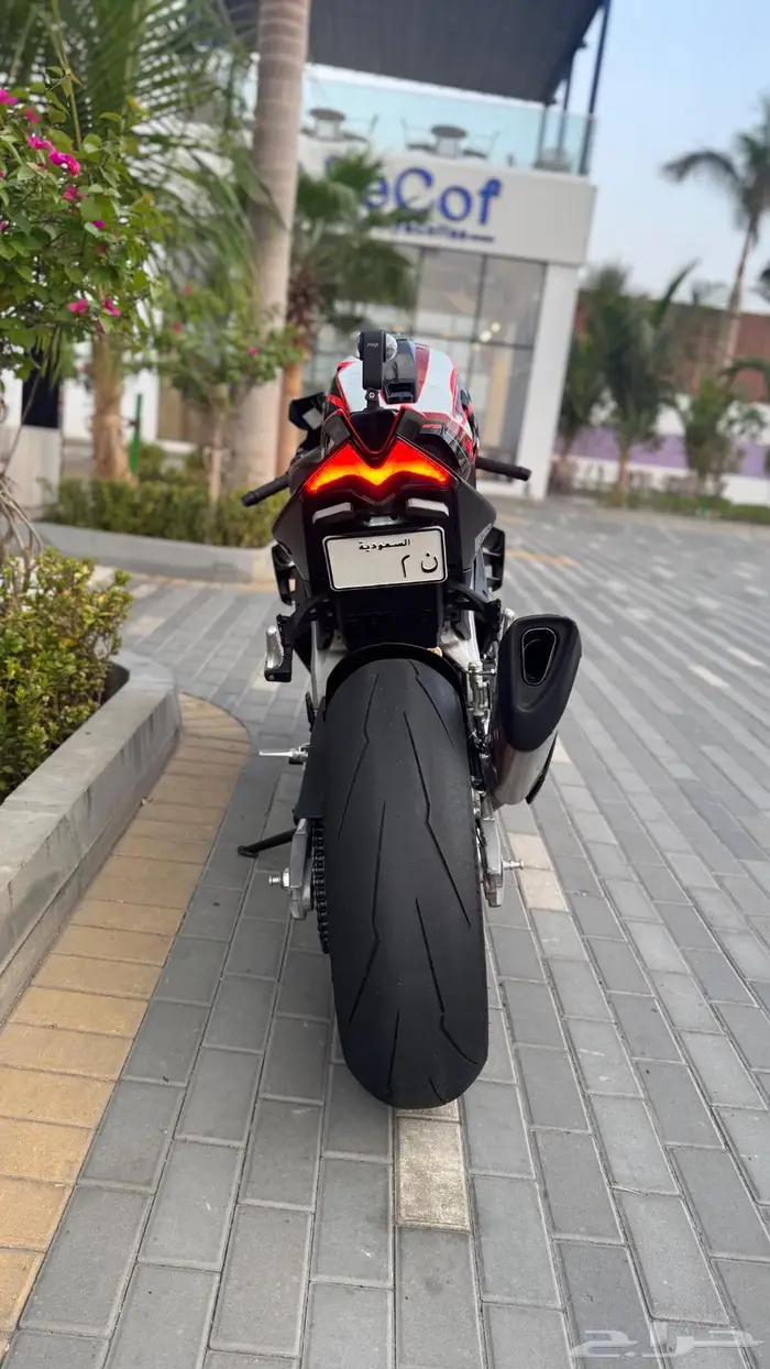 2023 Aprilia RSV4 1100 -  ابريليا 1