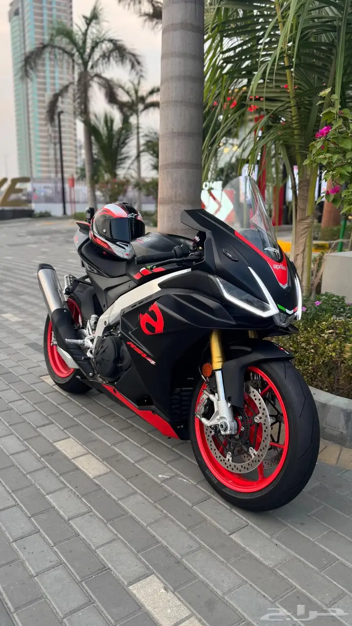 2023 Aprilia RSV4 1100 -  ابريليا 0