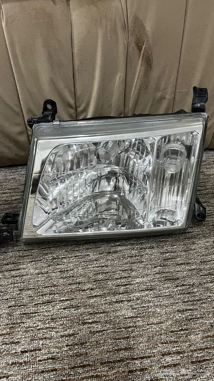 انوار لاندكروزر من 98الى2005 2