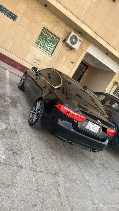 للبيع جاكور سيدان Xe للون اسود موديل 2018 فل كامل بصمه وبا index