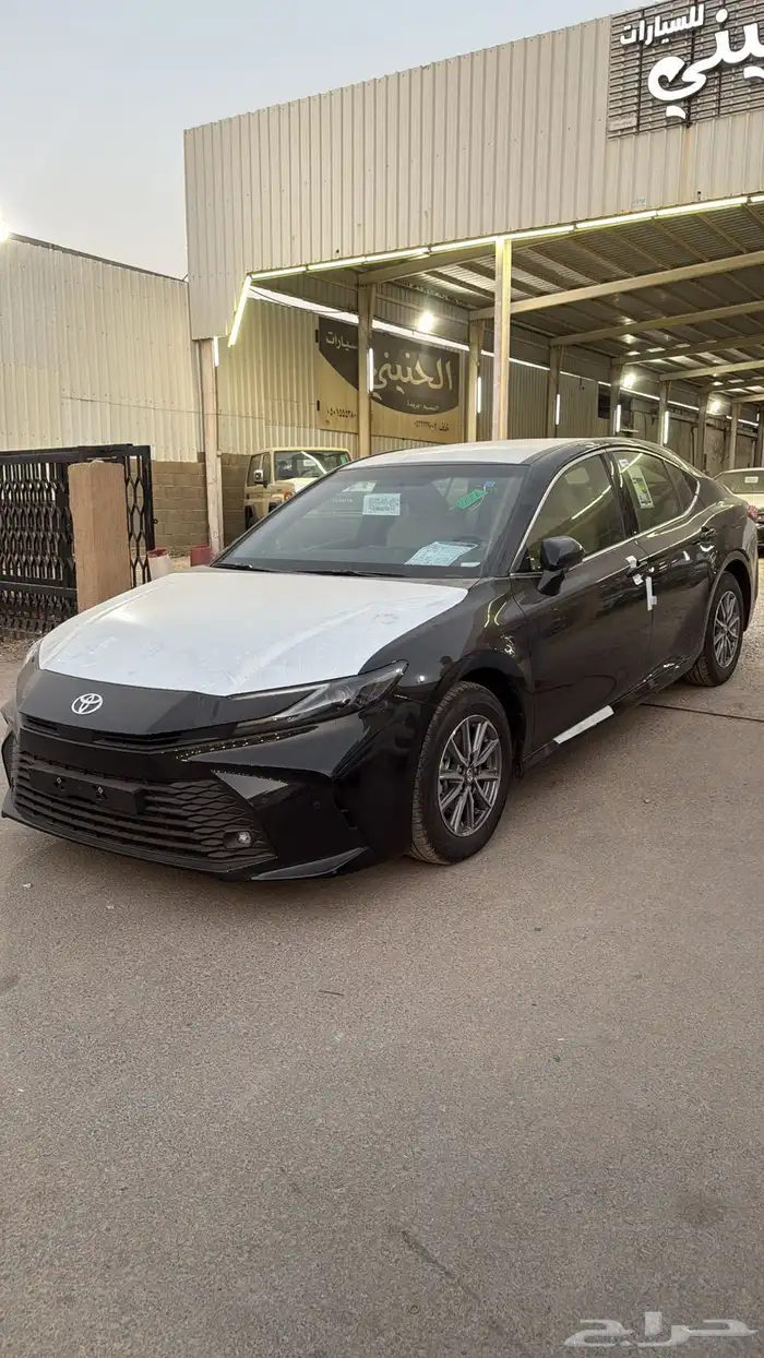 تويوتا كامري 2025 E بنزين سعودي جديد اللون اسود 0