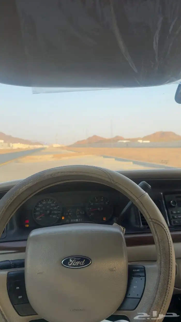 فورد كراون فكتوريا 2010 18