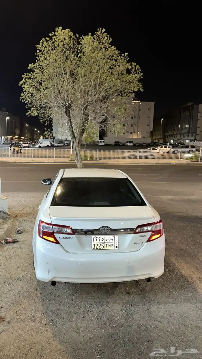 كامري 2012 نضيفة للبيع GLX 18