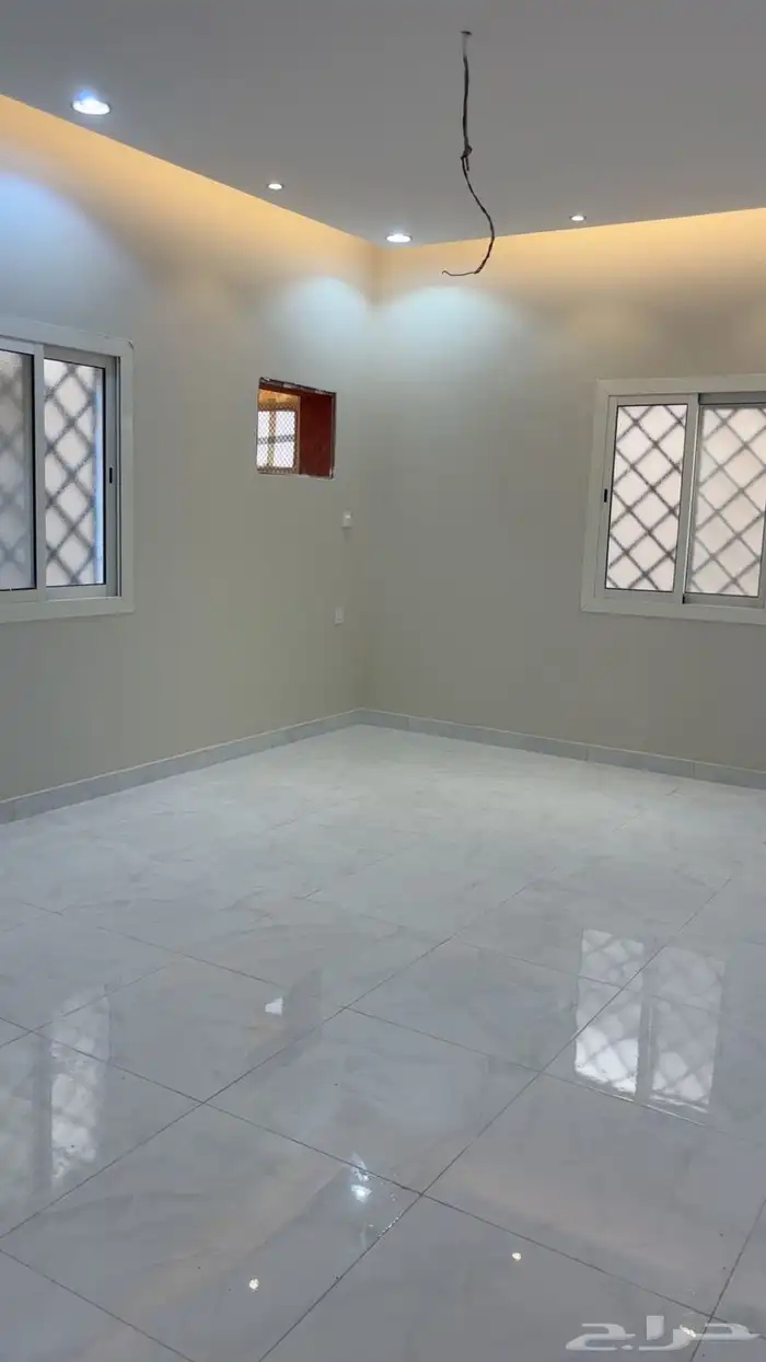 شقة جديدة اول ساكن الفلاح خمس غرف 207 متر 8