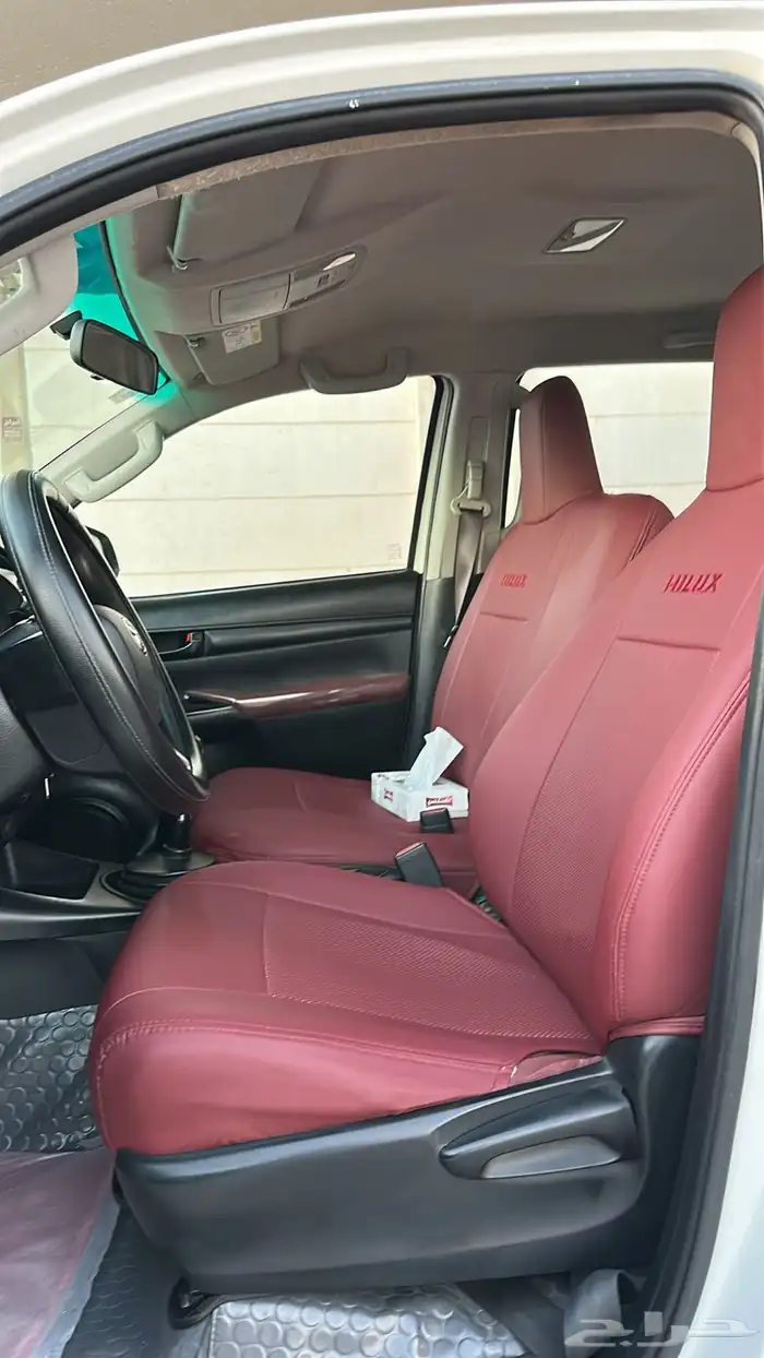 تويوتا هايلوكس 9