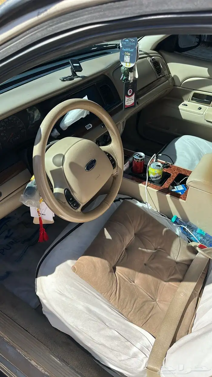 للبيع فورد فكتوريا 4