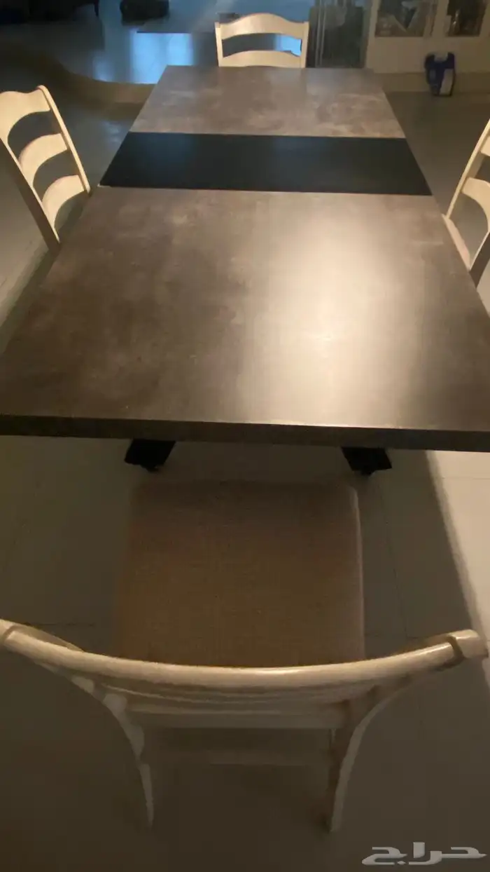 طاولة طعام 0