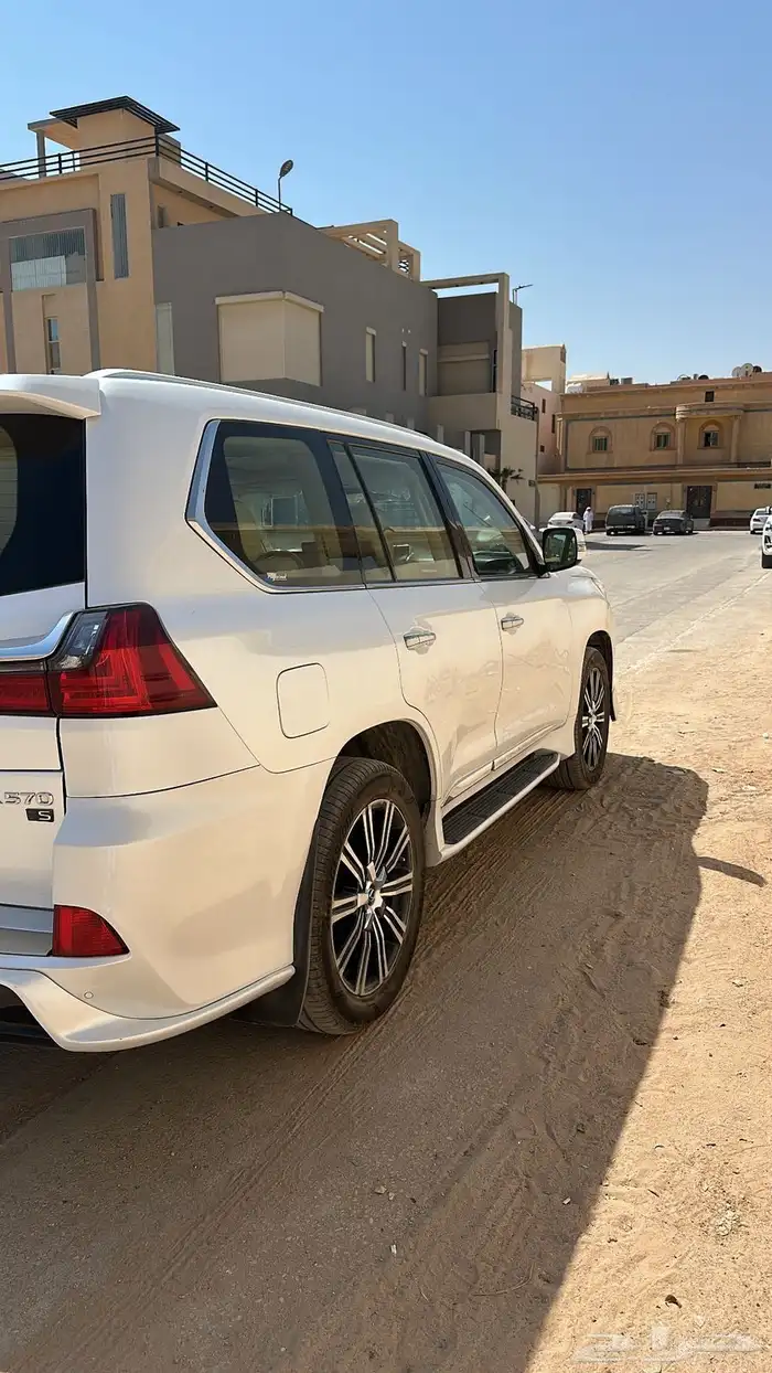 لكزس 2020 فل كامل 1