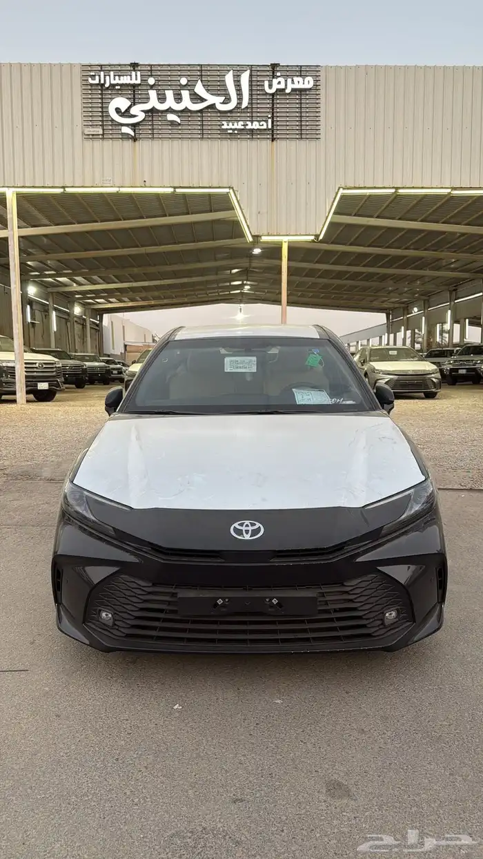 تويوتا كامري 2025 E بنزين سعودي جديد اللون اسود 4