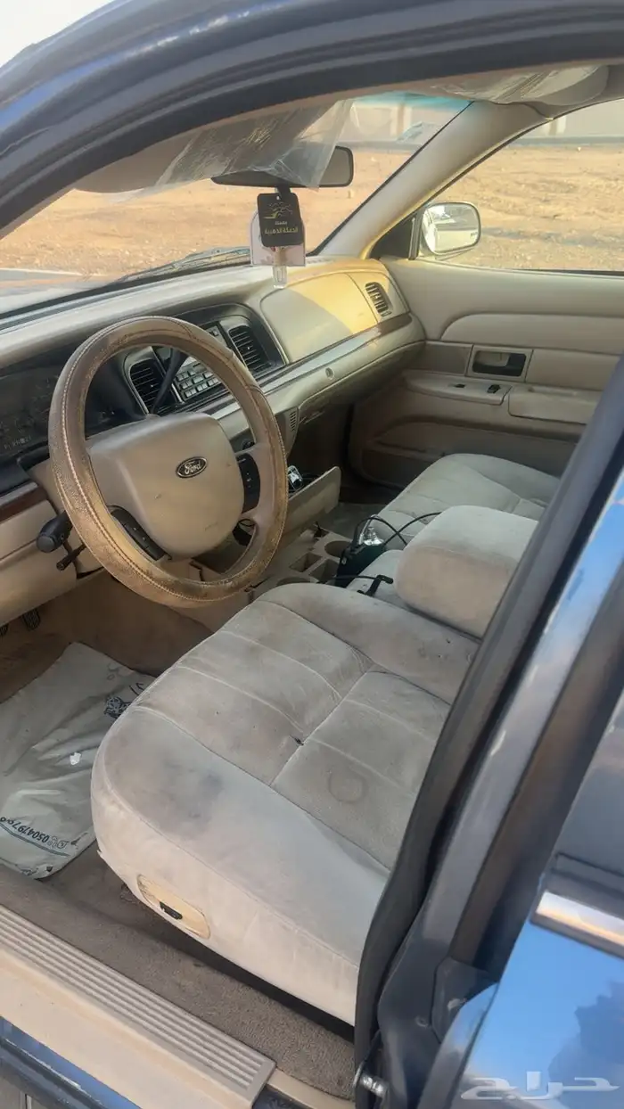 فورد كراون فكتوريا 2010 15