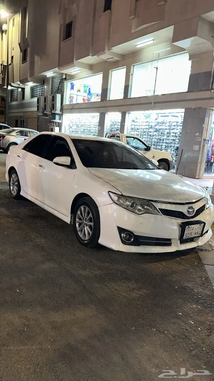 كامري 2012 نضيفة للبيع GLX 20