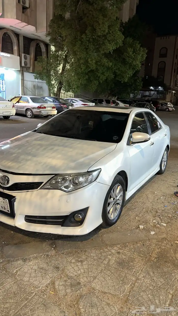كامري 2012 نضيفة للبيع GLX 19