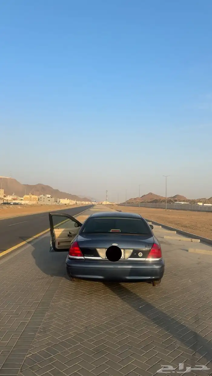 فورد كراون فكتوريا 2010 17