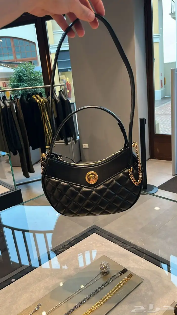 شنطة فرزاتشي اصليه جديده استخدام معدود 1