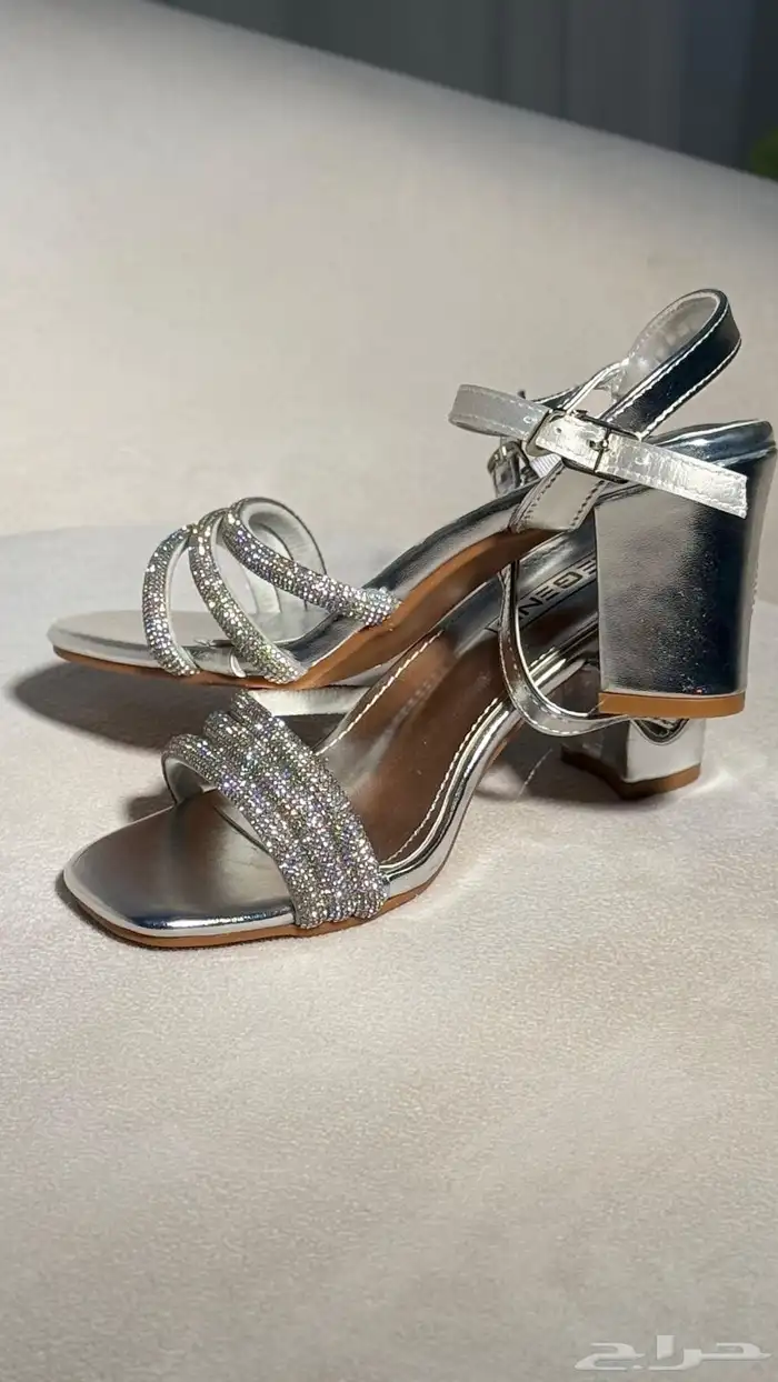 كعب و طقم فضي كامل 0