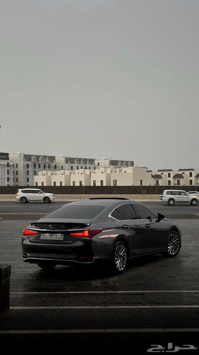 لكزس ES300h عبداللطيف جميل 14