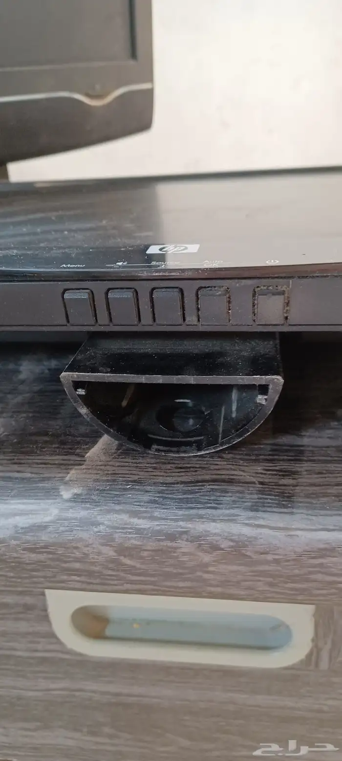 للبيع ثلاث شاشات مكتبية عرض خاص 1