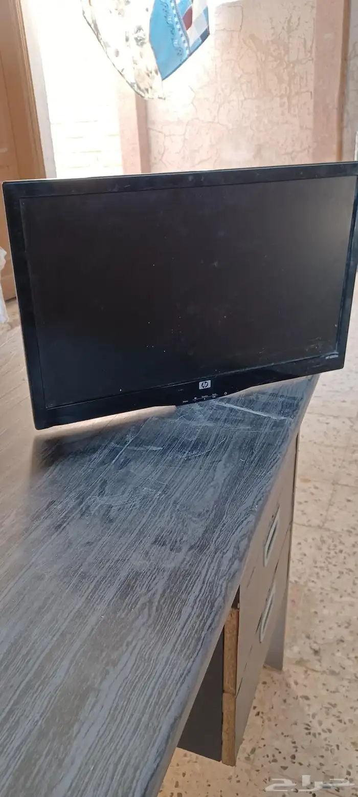 للبيع ثلاث شاشات مكتبية عرض خاص 3