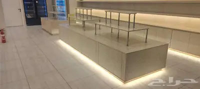 للبيع  أرفف معرض حلويات بحالة شبه جديدة index