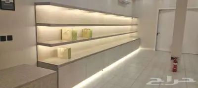 للبيع  أرفف معرض حلويات بحالة شبه جديدة index