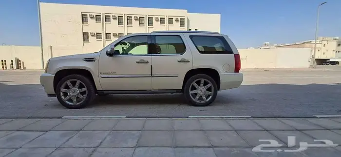 للبيع كاديلاك اسكاليد موديل 2007 4