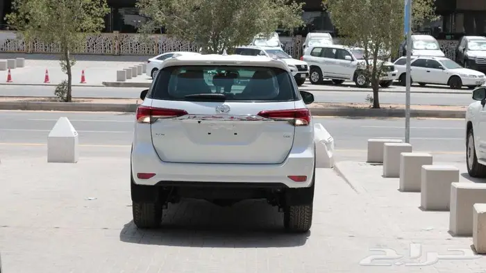 تويوتا فورتشنر VX-1 بنزين سعودي 2025 4