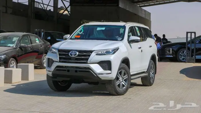 تويوتا فورتشنر بنزين وديزل 2025 بالنقد والتقسيط 2