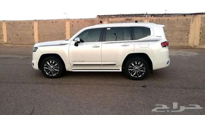 لاندكروزر ديزل 2022 فل 0