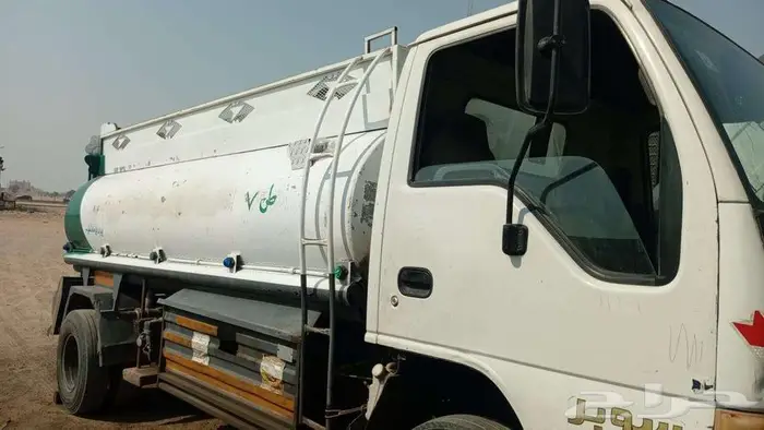 للبيع وايت ماء ايسوزو شغال سعة 7طن موديل 2005م 1