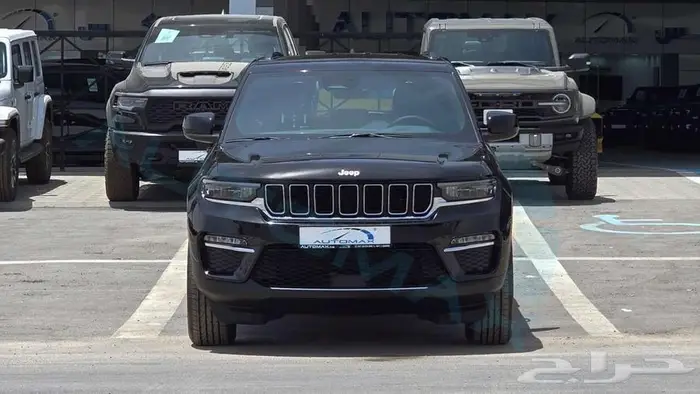 جيب جراند شيروكي لاريدو 2024 خليجي اصفار مع ضمان الوكيل 3