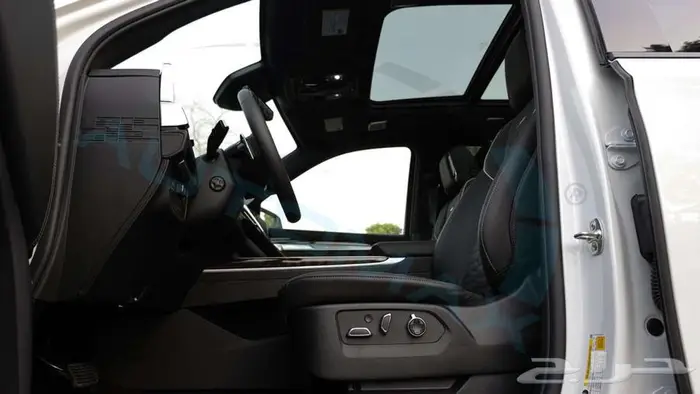 كاديلك اسكاليد 600 Sport Platinum 2025 اصفار مع ضمان 7