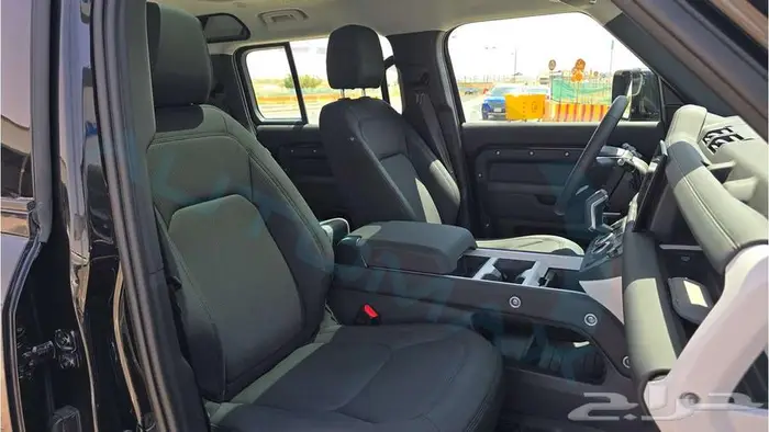 2025 LAND ROVER DEFENDER 110 S P300 GCC ضمان وصيانة الوكيل 21