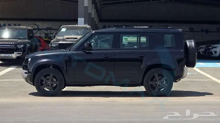2025 LAND ROVER DEFENDER 110 S P300 GCC ضمان وصيانة الوكيل 28