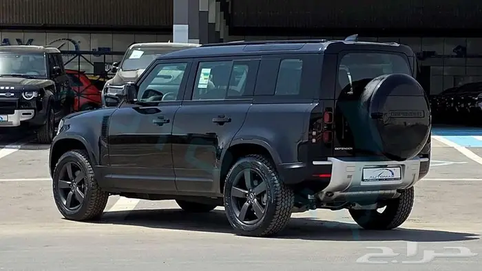 2025 LAND ROVER DEFENDER 110 S P300 GCC ضمان وصيانة الوكيل 4