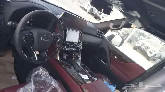 لكزس LX 600 بي بي ابيض بنزين 2025 خصم خاص 8
