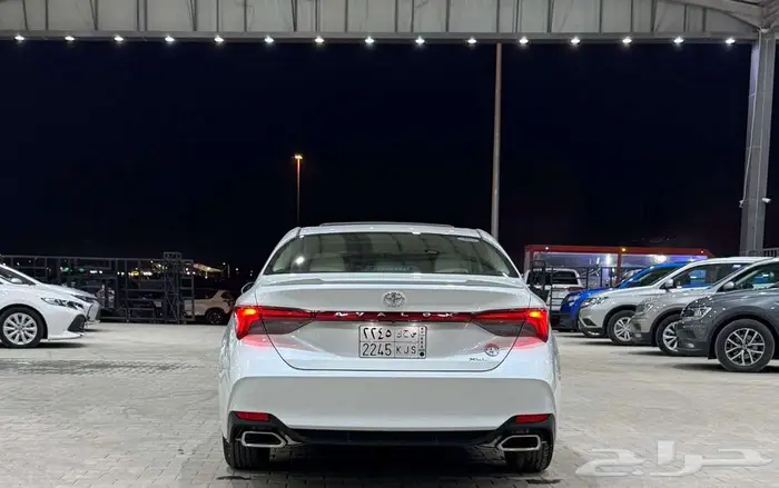 تويوتا أفالون 2021 XLE 4