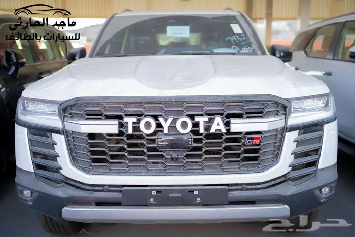 تويوتا لاندكروزر GR-S فل هايبرد 2025 ب 377.200 شامل الضريبة 2