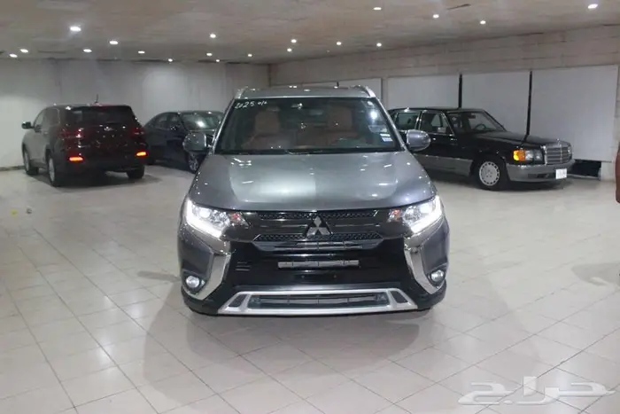 ميتسوبيشي اوتلاندر 2020 رصاصي بطاقة جمركية 10