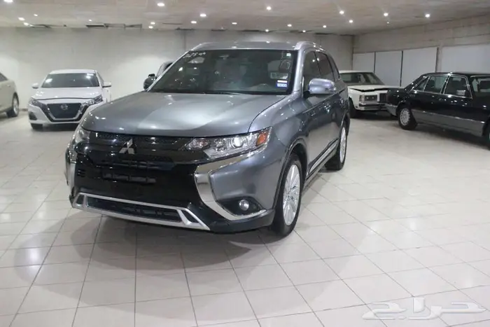 ميتسوبيشي اوتلاندر 2020 رصاصي بطاقة جمركية 18