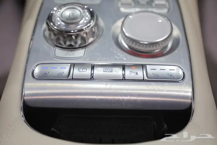 جينيسس G90 فل كامل بانوراما جلد ستة سلندر موديل 2025 16