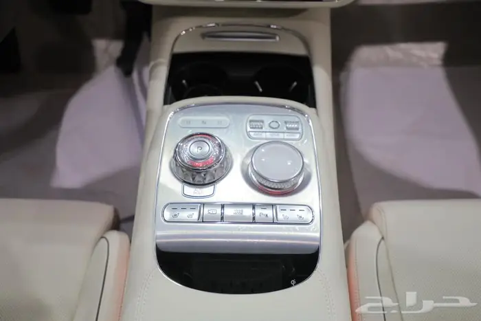 جينيسس G90 فل كامل بانوراما جلد ستة سلندر موديل 2025 14