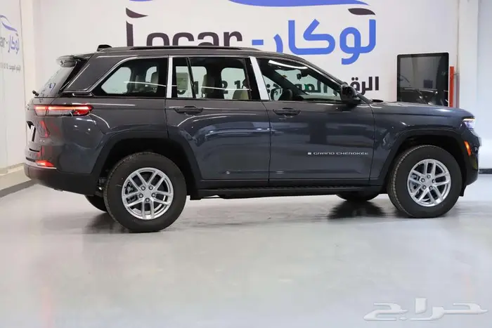 جراند شيروكي 2025 لاريدو ستاندرد دبل 5 و 7 مقاعد 3