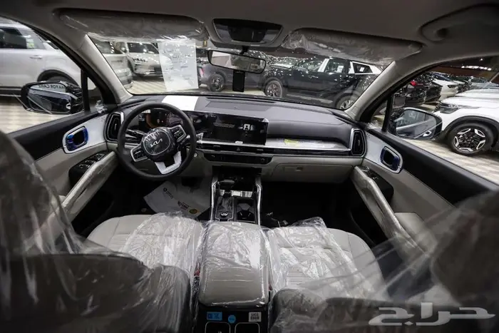 كيا سورنتو ستاندر بنزين 2025 بسعر مميز لفتره محدوده 7