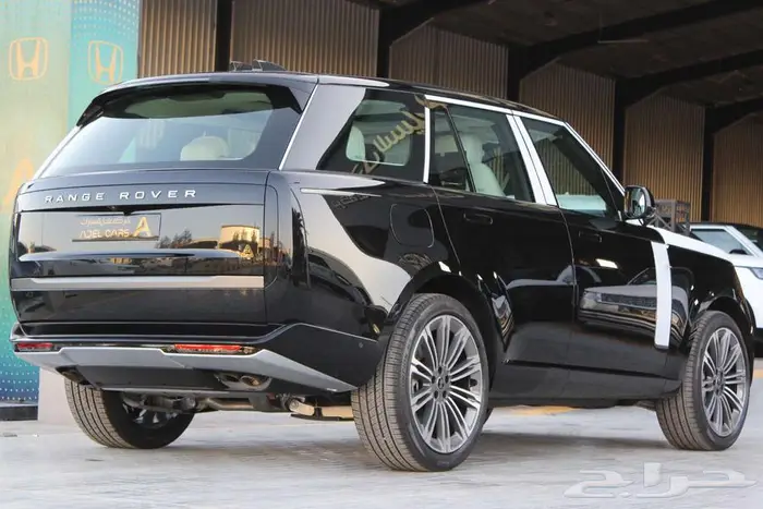 رانج روفر HSE V8 2025 فل كامل صيانة مجانية 60 الف كم 4