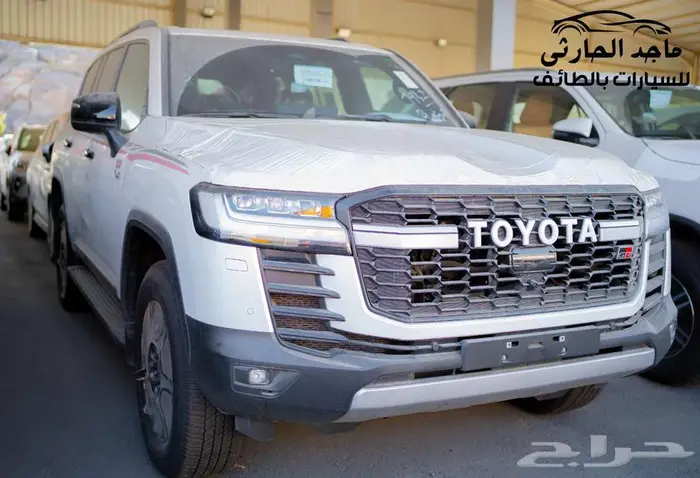 تويوتا لاندكروزر GR-S فل هايبرد 2025 ب 377.200 شامل الضريبة 1