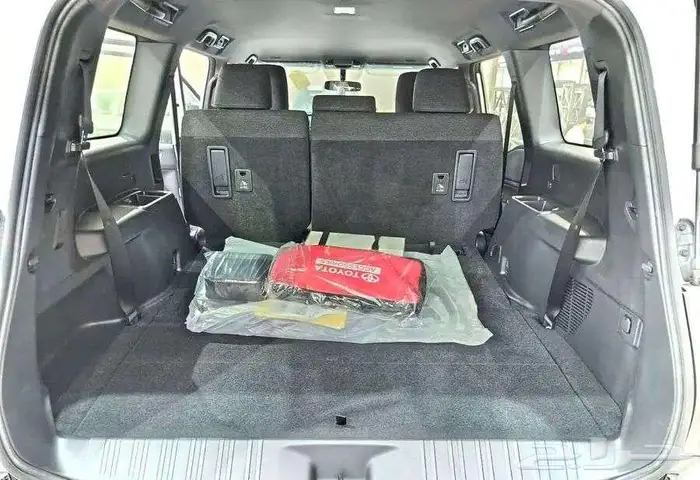 تويوتا برادو TXL1 بنزين 2025 12