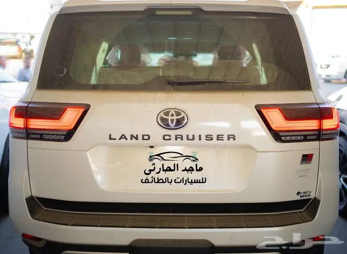 تويوتا لاندكروزر GR-S فل هايبرد 2025 ب 377.200 شامل الضريبة 3