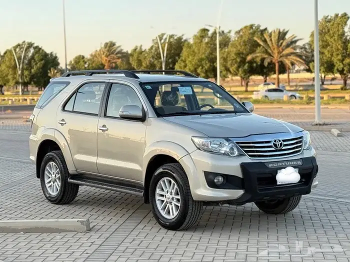 فورتشنر V6 فل كامل قير عادي 2012 2