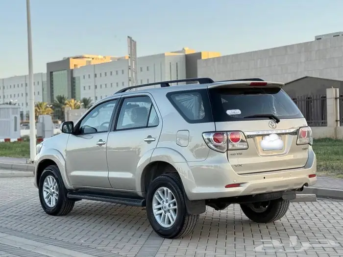 فورتشنر V6 فل كامل قير عادي 2012 1